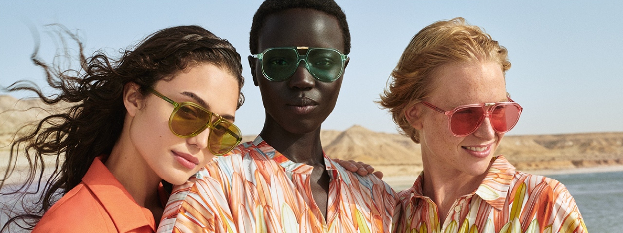 Longchamp: Drei Frauen, die jeweils eine Sonnenbrille tragen